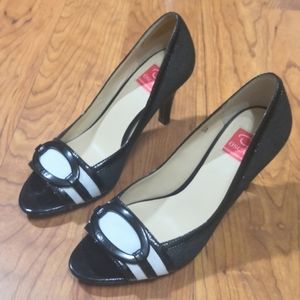 Oscar de la Renta Calada peep toe heels